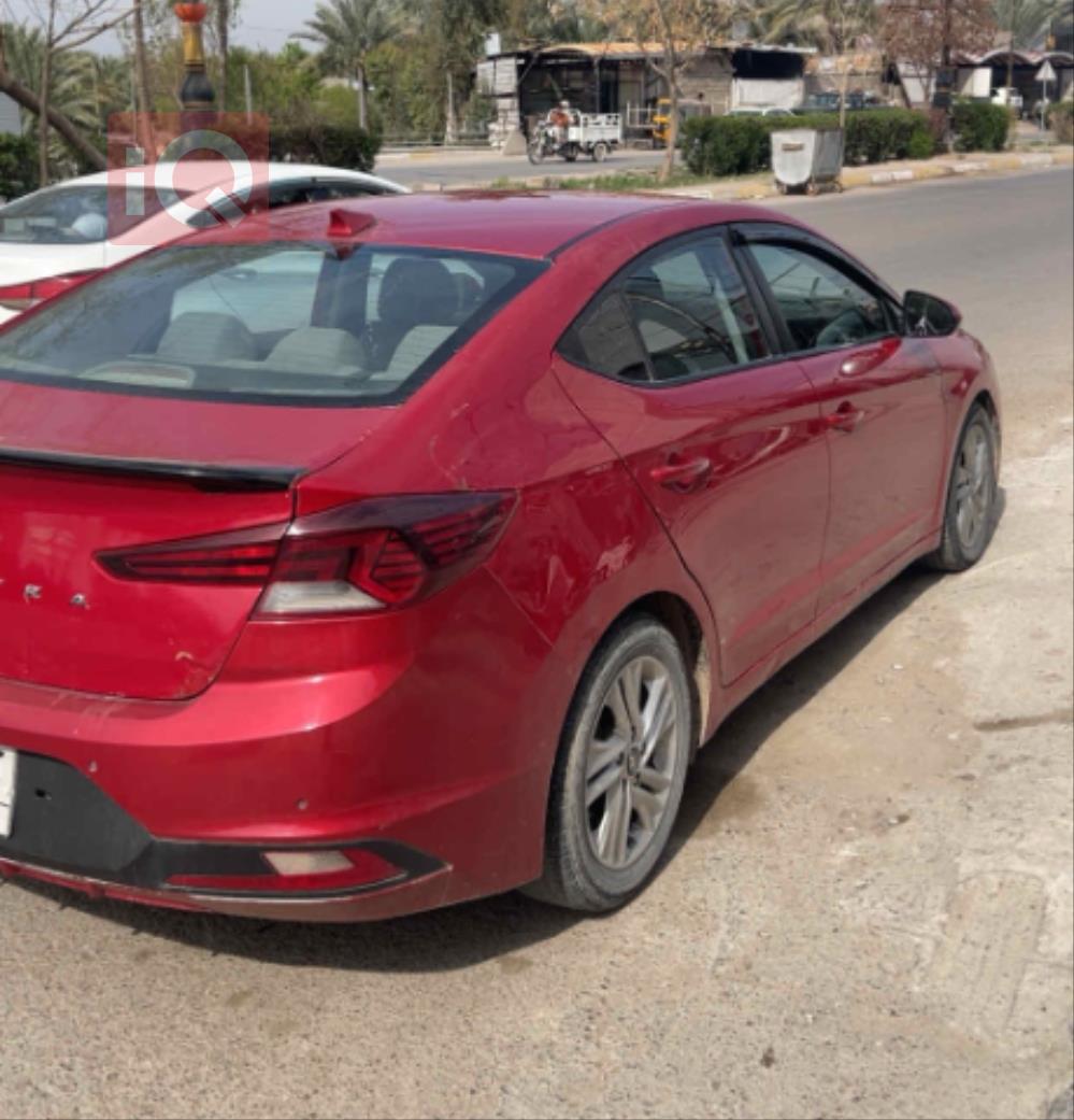 هیوندای ئەلەنترا